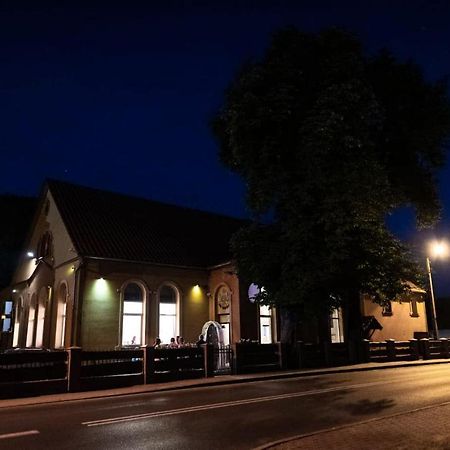 Dom Weselny Pod Kasztanem Hotel Luban Eksteriør billede