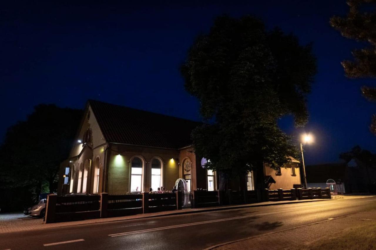 Dom Weselny Pod Kasztanem Hotel Luban Eksteriør billede