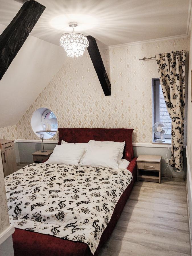 Dom Weselny Pod Kasztanem Hotel Luban Eksteriør billede